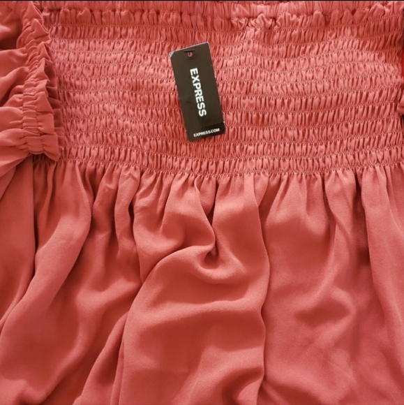 Express of the shoulder shirt - Picture 3 of 5